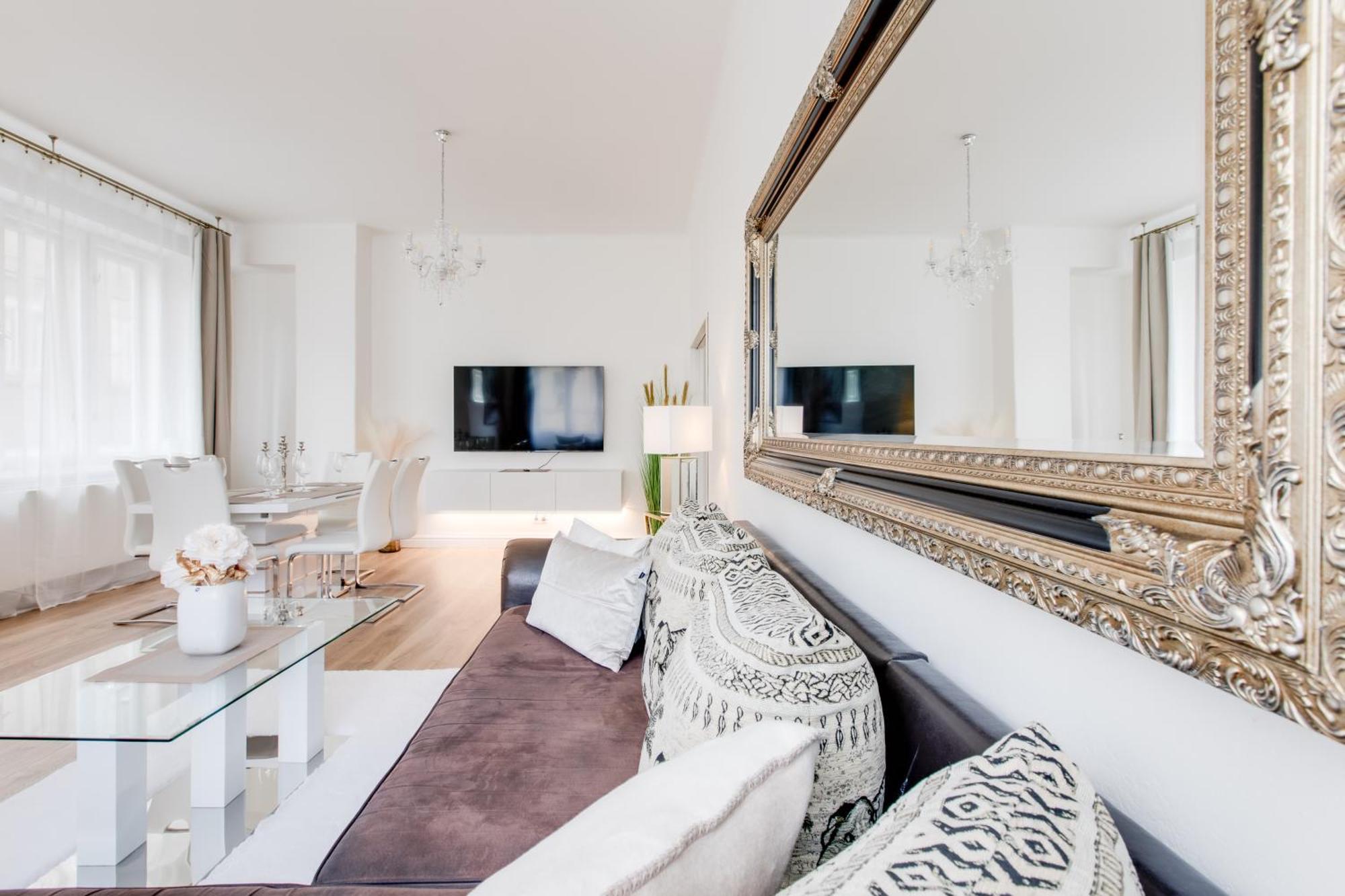 Wenceslas Square Royal Two Bedroom Apartment *